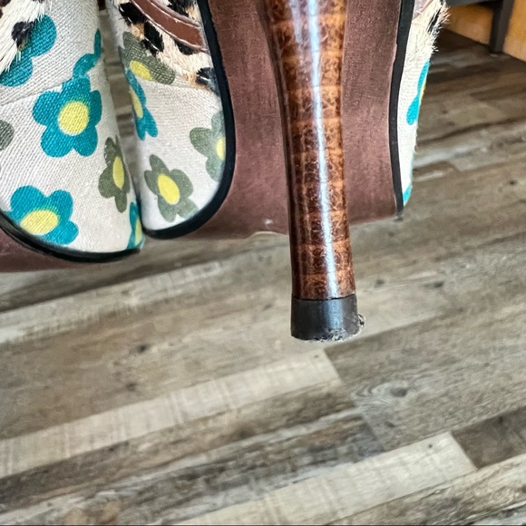 Naughty Monkey Leopard/Floral Heels (Fall 2005 season) - Picture 6 of 7